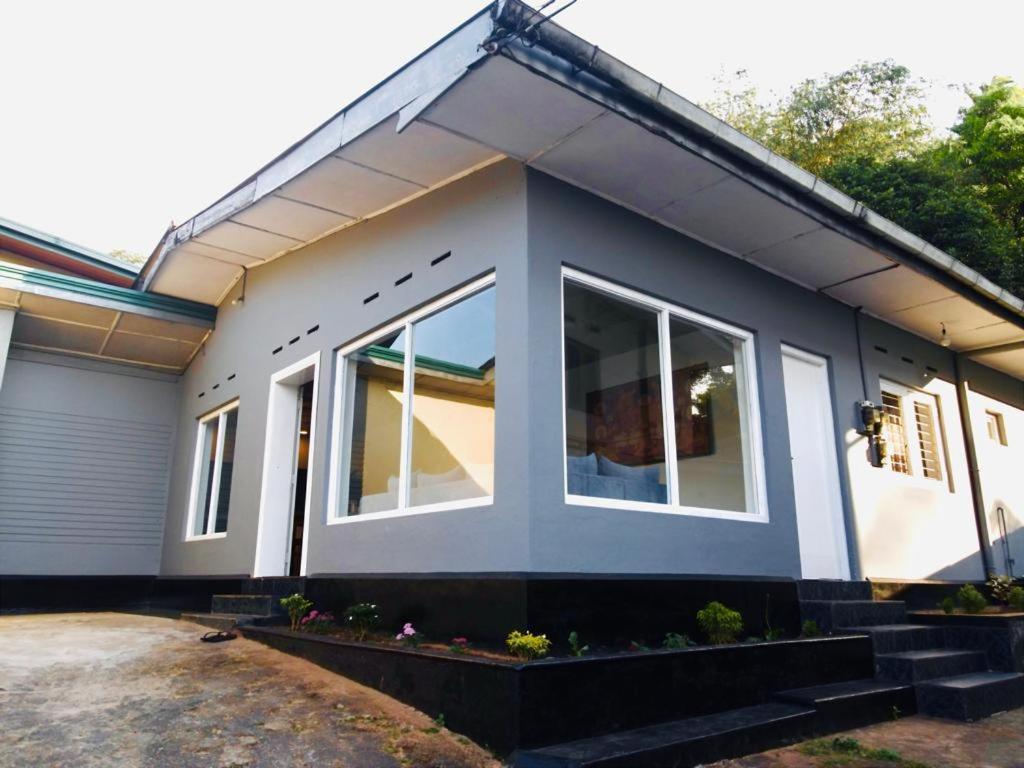 The Lake Round Guest House 康提 外观 照片